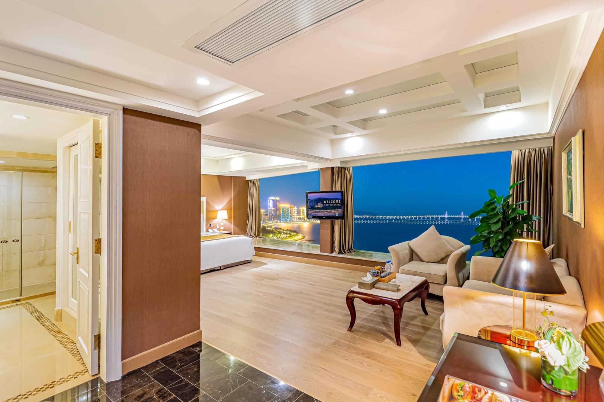Grand Bay Hotel Zhuhai Exteriör bild