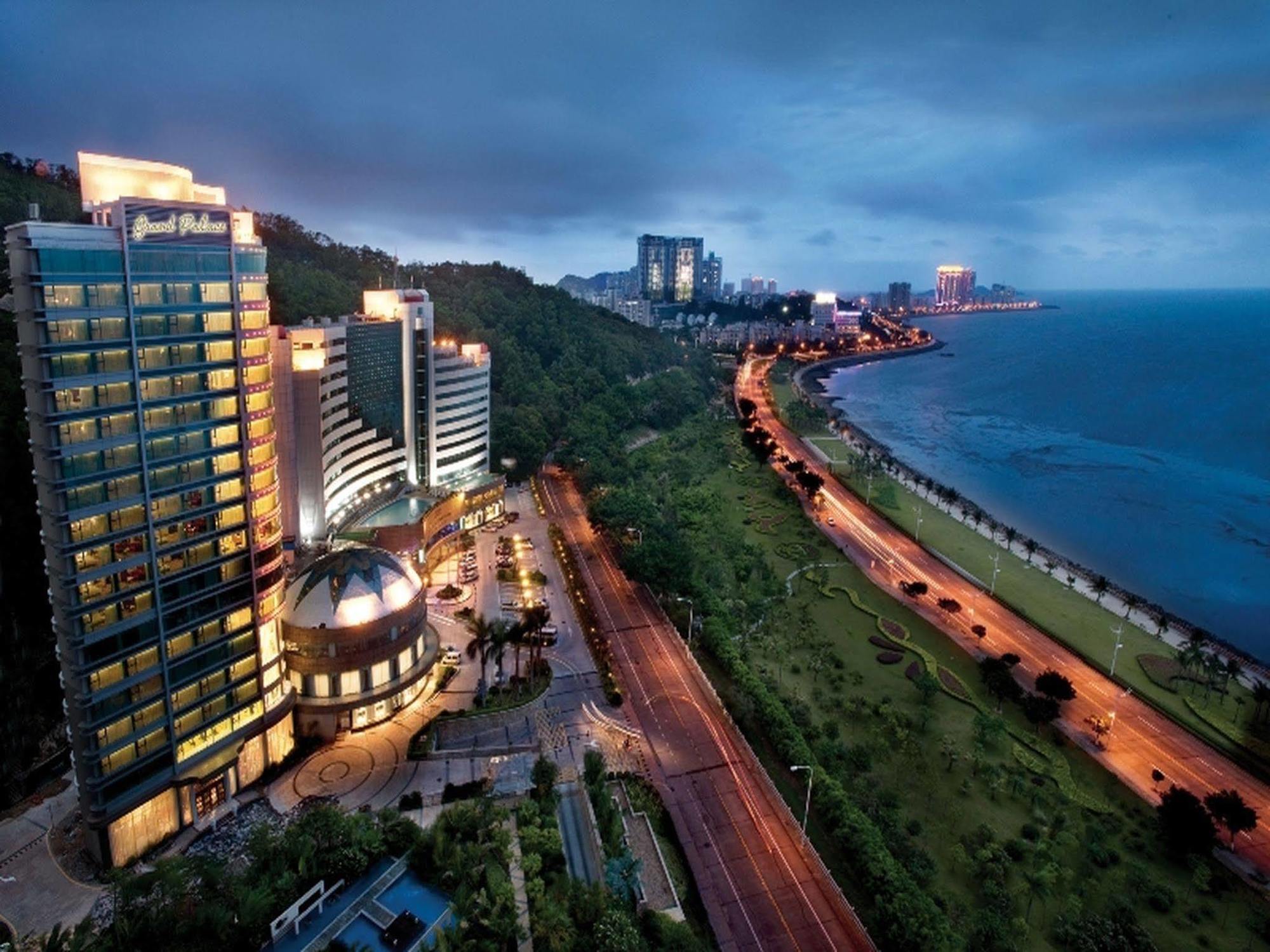 Grand Bay Hotel Zhuhai Exteriör bild