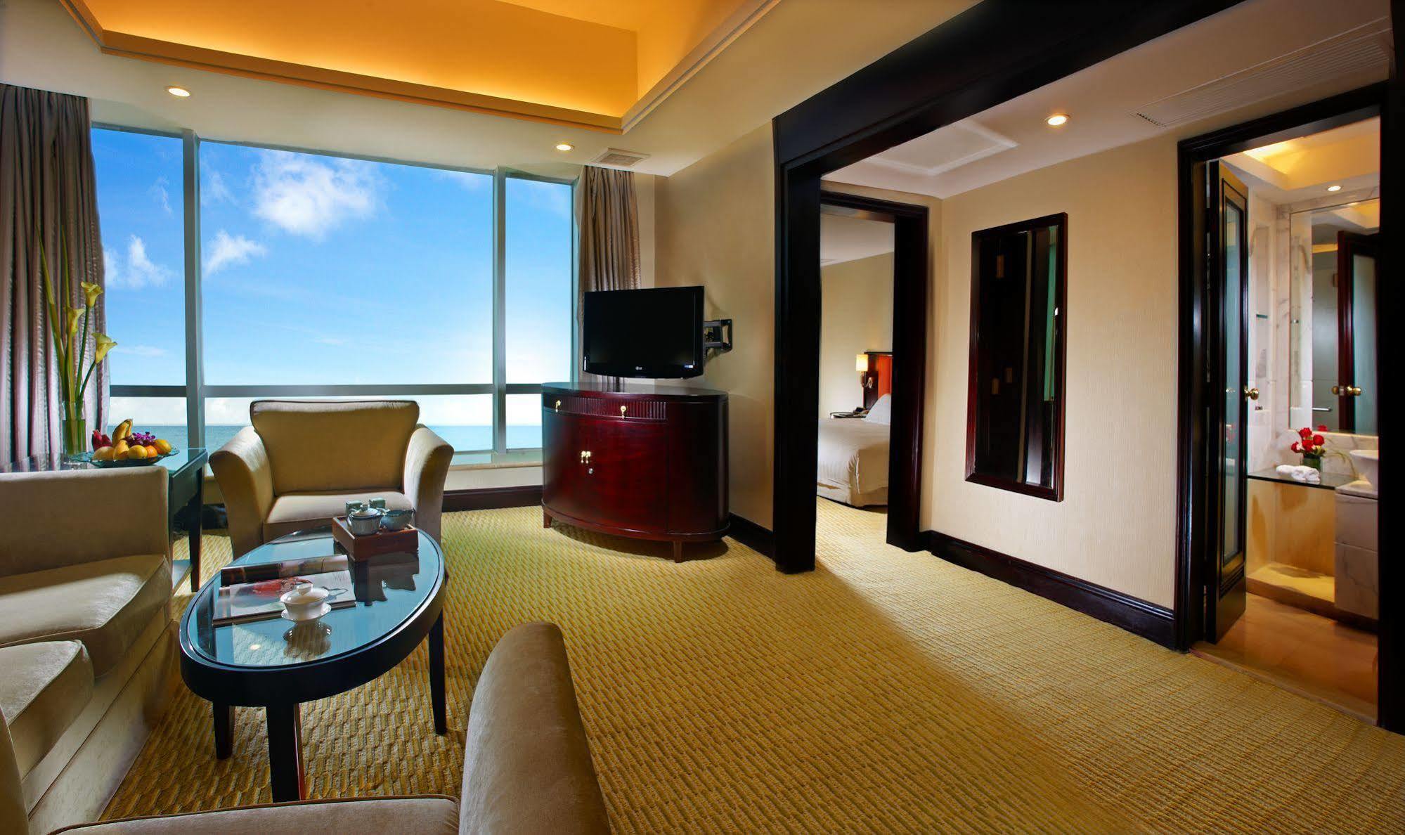 Grand Bay Hotel Zhuhai Exteriör bild