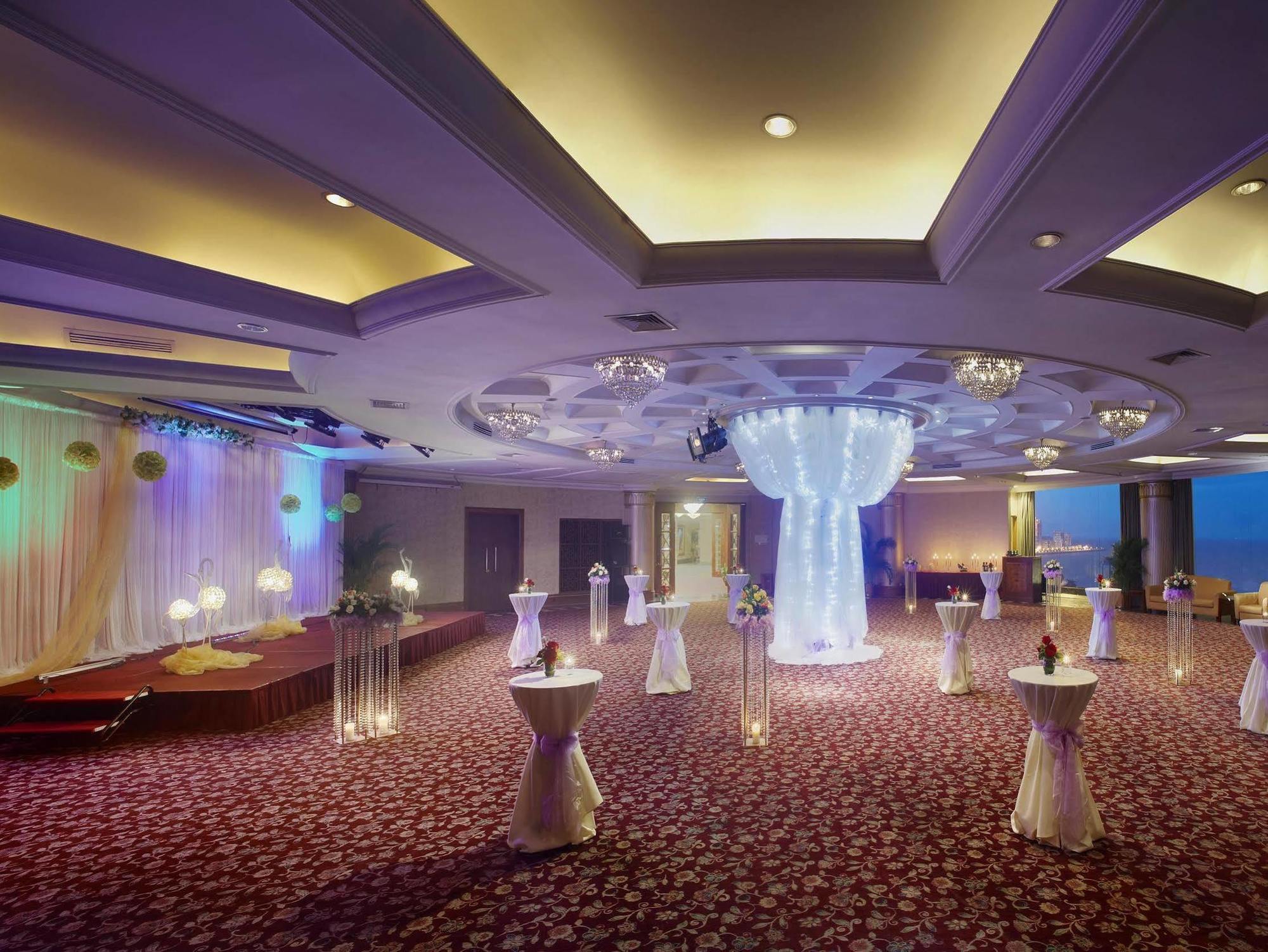 Grand Bay Hotel Zhuhai Exteriör bild