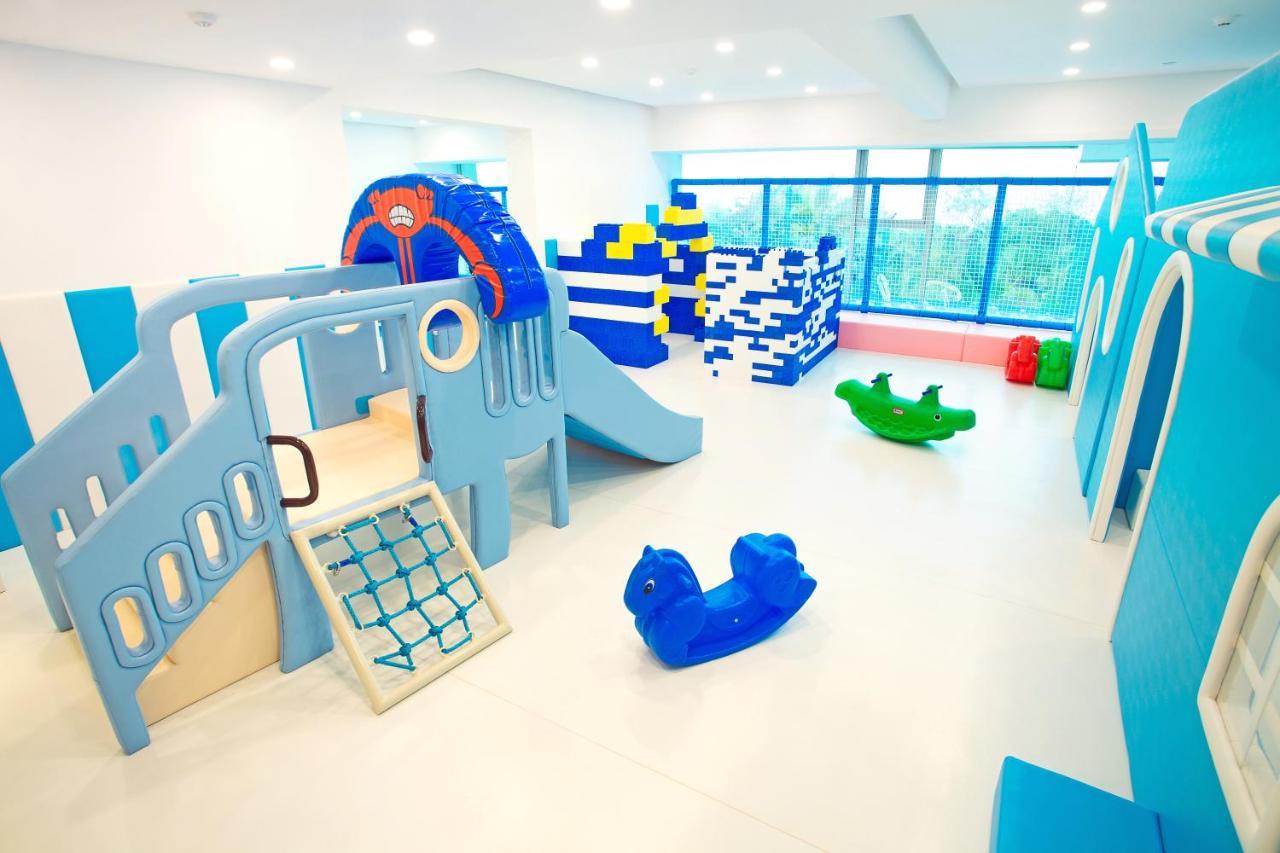 Grand Bay Hotel Zhuhai Exteriör bild